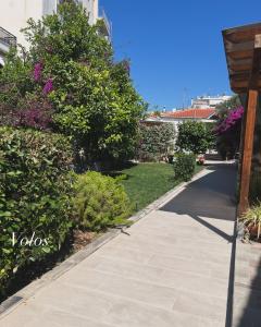 Um jardim em Alkistis House
