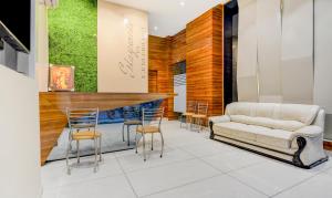 Itsy Hotels K K Residency Staywell的休息区