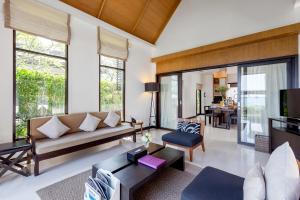 Zona d'estar a The Sea Koh Samui Resort and Residences by Tolani - SHA Extra Plus