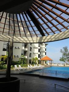 Πισίνα στο ή κοντά στο Ava Samsuria private beach residence