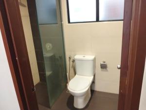Ένα μπάνιο στο Ava Samsuria private beach residence +16 φωτογραφίες