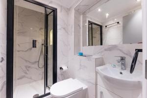 Et badeværelse på Belmont Hotel + 55 billeder