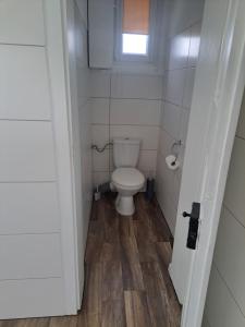 Afbeelding uit fotogalerij van Mieszkania turystyczno - pracownicze in Dąbrowa +12 foto's