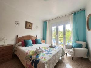 A bed or beds in a room at Villa Cancillo - 6802