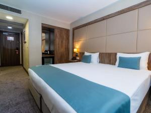 Katil atau katil-katil dalam bilik di ibis Styles Istanbul Bomonti +148 gambar