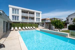 Bazén v ubytovaní SunAdria Apartments alebo v jeho blízkosti