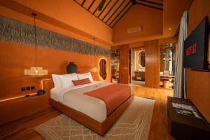 TV a/nebo společenská místnost v ubytování Sana Vie Villa Seminyak by Ini Vie Hospitality