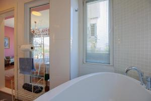 A bed or beds in a room at Villa Atlas