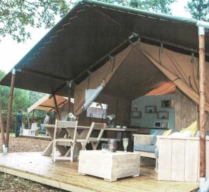 Φωτογραφία από το άλμπουμ του Camping le Faulion σε Cuzy +7 φωτογραφίες