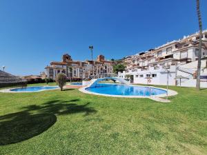 Bazén v ubytování El Mirador "Lujo para 6 personas" nebo v jeho okolí