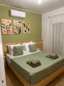 Φωτογραφία από το άλμπουμ του Abigails Pool House σε Kallirákhi