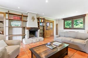 Χώρος καθιστικού στο Figares, casa con piscina