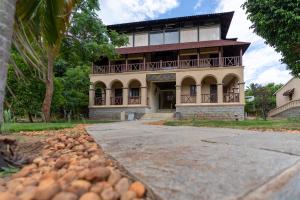 Κήπος έξω από το Akshaya Bungalow by Sparsa