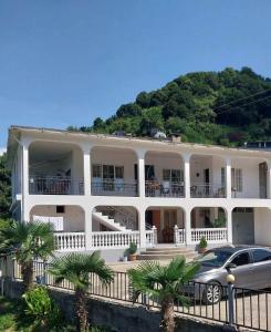 Bangunan di mana terletaknya the country house