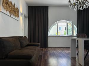 Зона вітальні в MARTON & MARTINIS SUPERIOR APARTMENTS - spacious one-room apartments - excellent location within walking distance of Diocletian's Palace and Bacvice Beach - the best restaurants within walking distance
