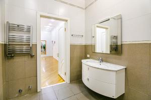 Koupelna v ubytování MoonLight House + 51 fotografií