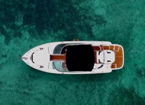 an overhead view of a boat in the water at Mallorcainblue Charter in Port d'Alcudia