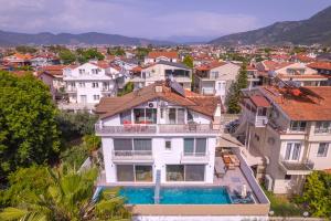 The swimming pool at or close to Villa Atlas