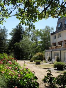 Gallery image of Hotel La Longue Vue in Gennes