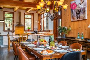 Φαγητό σε αυτό το σαλέ ή κάπου εκεί κοντά