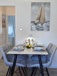 Ein Sitzbereich in der Unterkunft Apartment Villa Bralo