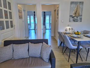 Ein Sitzbereich in der Unterkunft Apartment Villa Bralo
