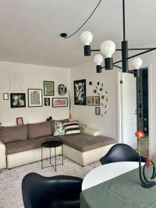 Photo de la galerie de l'établissement Your Place in Tallinn - newly renovated!, à Tallinn