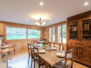 Fotografia z galérie ubytovania Chalet charmant avec sauna, WiFi et parking à Chamonix - FR-1-343-232 v destinácii Chamonix-Mont-Blanc