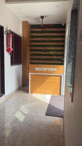 Hotel Darshan Palace - Near Dwarka Railway Station & Shree Dwarkadhish Temple大厅或接待区