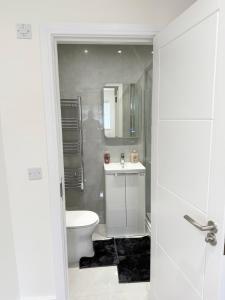 Gallery image of Luxury, comfort and Elegant Home in Hillingdon