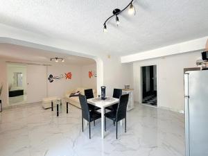 Kuchyňa alebo kuchynka v ubytovaní Top Apartments