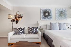 Gallery image of Sunrise View Studio | Balcony & Pool Access in San Juan