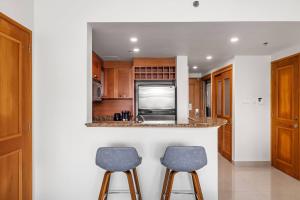Gallery image of Sunrise View Studio | Balcony & Pool Access in San Juan