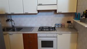 A kitchen or kitchenette at Agriturismo La Lobra