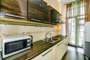 Η κουζίνα ή μικρή κουζίνα στο VIP Apartment in Nizami street