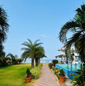 Bazén v ubytování Maargit Beach Resort nebo v jeho okolí