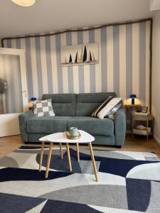 Afbeelding uit fotogalerij van Le Bleu Marine, grand studio au calme, à 2 pas du lac ! in Gérardmer