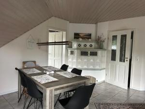Nhà bếp/bếp nhỏ tại Gemütliche Ferienwohnung im Hunsrück