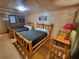 TV a/nebo společenská místnost v ubytování Crescent motel