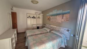 Posteľ alebo postele v izbe v ubytovaní Attic Terrace BCN, Near Airport & Cruise Port