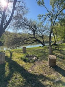 Foto dalla galleria di Wild & Boujee River Ranch a Smithville