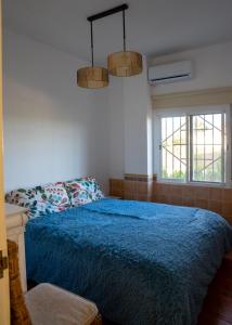 Beautiful Villa with huge private pool and vineyard view客房内的一张或多张床位
