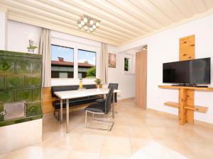 TV o dispositivi per l'intrattenimento presso Valmari Seebungalows