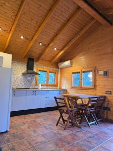 Kuchyň nebo kuchyňský kout v ubytování Nuevo Ecolodge Cabañeros