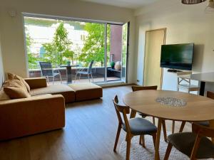 Televisyen dan/atau pusat hiburan di Next to Old Town, Free Underground Parking, Peaceful Location