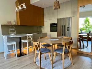 Dapur atau dapur kecil di Next to Old Town, Free Underground Parking, Peaceful Location
