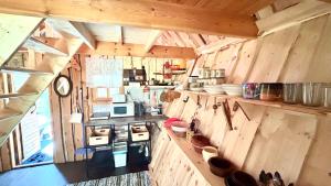 Η κουζίνα ή μικρή κουζίνα στο Merejuula Puhkemaja