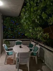 Ein Sitzbereich in der Unterkunft Apartment Sanja