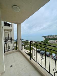Μπαλκόνι ή βεράντα στο Fortuna Cape 4 apartment