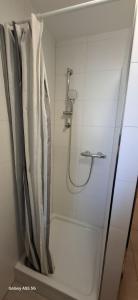 Ένα μπάνιο στο Apartmani BRNADA
